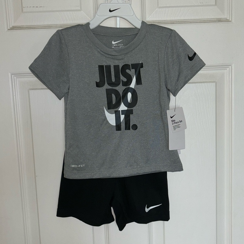 NWT Nike Baby Boy 2 piece Tee & Shorts Set 24 months MSRP $36